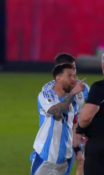 Messi, furios  Argentina a pierdut cu Paraguay în  preliminariile CM  » Gol din foarfecă + ce l-a deranjat pe Leo 