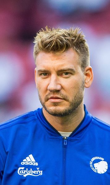 Bendtner, atacat cu cuțitul  Fostul atacant de la  Arsenal  a fost victima unui incident violent în New York. Ce s-a întâmplat