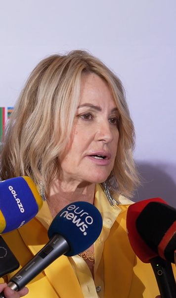 România alege   Nadia Comăneci : „Toată lumea vorbește despre un moment istoric, în care o femeie ar putea deveni președinte”