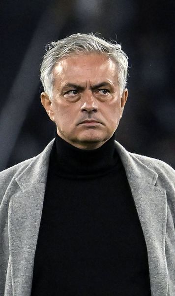 Pleacă din Turcia   Jose Mourinho  va fi operat. Portughezul le-a dat o săptămână de vacantă jucătorilor de la Fenerbahce