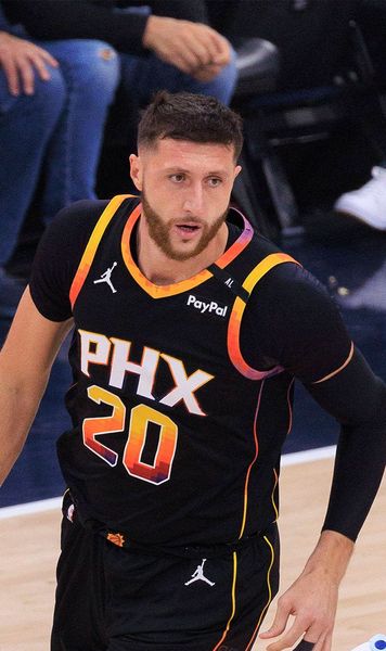 Bătaie ca în ringul de box  Trei jucători,  eliminați  în meciul Phoenix Suns - Dallas Mavericks, din NBA!