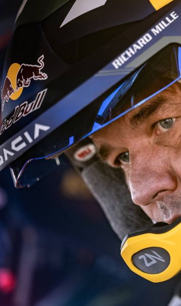 Probleme la Dacia Sandrider îi dă bătăi de cap lui  Sebastian Loeb  în Raliul Dakar: sistemul esențial care a cedat + Coechipiera s-a sacrificat pentru el