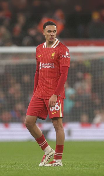 Tackling la Trent-Alexander  Fundașul lui Liverpool, criticat de legenda lui United:  „Se apără ca un școlar”