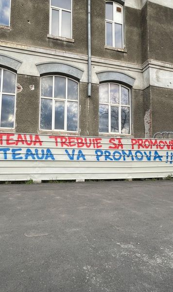 Protest inedit: „Steaua va promova!” Fanii au scris pe zidurile unei clădiri de lângă Palatul Cotroceni un mesaj inspirat din  comentariul TV al finalei CCE din ‘86