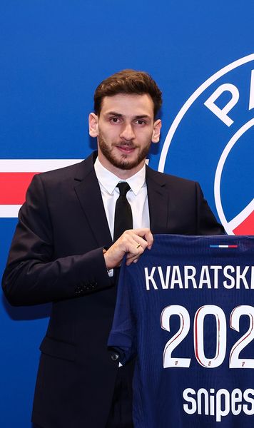 Oficial Kvicha Kvaratskhelia  a semnat cu PSG  cu contract valabil până în 2029 