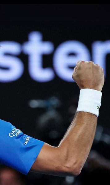 Djokovic, în marș spre titlul 25! Campionul sârb, în  careul de ași  la Australian Open după un meci-maraton cu Carlos Alcaraz