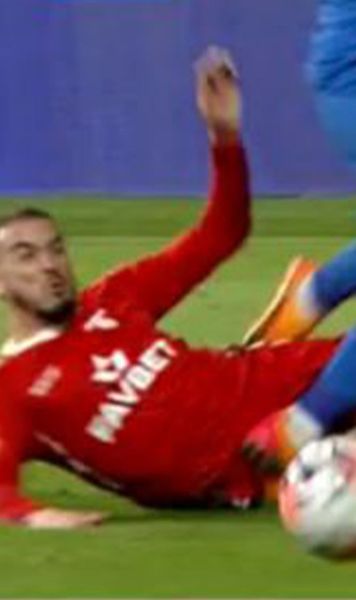 „Decizie greșită”   VIDEO  FCSB a deschis scorul în meciul cu UTA dintr-un  penalty controversat , acordat după consultarea VAR