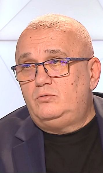 „Deștepților, eu sunt anti-Becali!”  Mesajul lui Emil Grădinescu către fanii Stelei: „ Veți plăti ! Ați scris pe gardul cui nu trebuia”