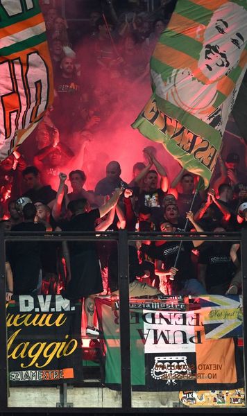 Război ultras în Serie A  VIDEO:  Fanii lui Udinese au atacat un tren în care se aflau  500 de suporteri  ai Veneziei. Bilanțul confruntării