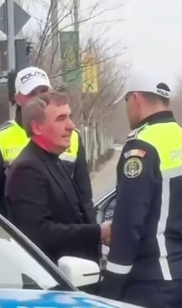 Hagi, tras pe dreapta   Poliția Română , surpriză de ziua „Regelui”: „Trăiți, un buletin, vă rog frumos”😂