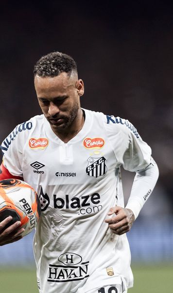 Neymar, spectaculos, dar ineficient  A jucat doar 67 de minute în meciul  Corinthians - Santos 2-1.  Primul eșec de la revenirea superstarului în Brazilia