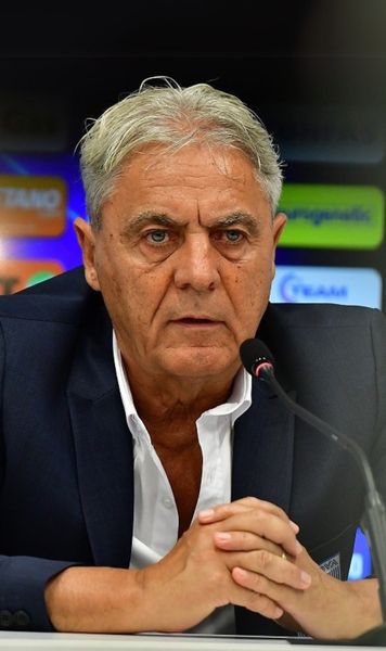 „Nu vreau să fim ca Geoană”  U Craiova e prima în Liga 1, dar Sorin Cârțu  nu se gândește încă la titlu  + Critică VAR: „Prea multe influențe”