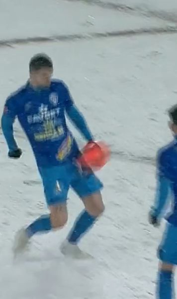 Cadou pentru FCSB  VIDEO . Autogol de  cascadorii râsului ! De ce VAR n-a analizat poziția suspectă de ofsaid a lui Miculescu 