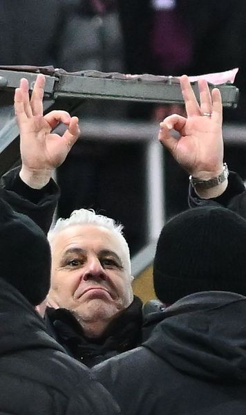 Conflict cu fanii FCSB   Marius Șumudică  a ironizat suporterii rivalei: le-a arătat că sunt zero și le-a pus cruce!