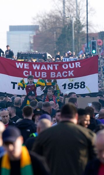 Fanii lui United s-au săturat   Mii de suporteri au protestat  împotriva familiei Glazer, înaintea meciului cu Arsenal: „Clubul moare încet”