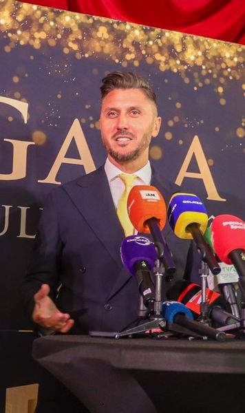 Marica, postare emoționantă  Reverență în fața omului care  i-a marcat viața și cariera:  „Aşa mi-a vegheat şi mie copilăria pe terenul de fotbal”
