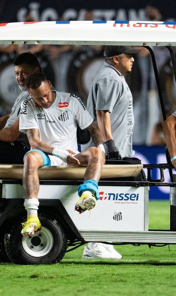 Neymar, ghinion fără sfârșit  VIDEO:  Starul brazilian s-a  accidentat  din nou și a părăsit terenul în lacrimi