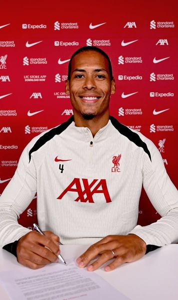 Van Dijk a semnat prelungirea   Olandezul va rămâne alături de Liverpool pentru   încă două sezoane
