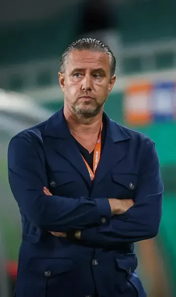 Reghecampf revine pe bancă!  Tehnicianul român ar putea ajunge la clubul   refuzat de Edi Iordănescu . În ce punct se află negocierile