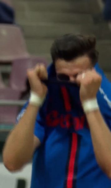 Ratează derby-ul cu Rapid    FOTO.  Mihai Popescu,   eliminat  după un henț care o putea costa pe FCSB victoria