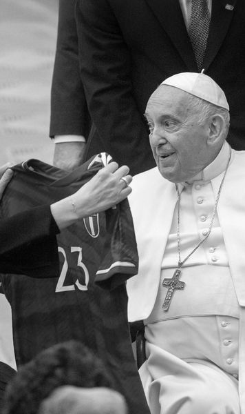  Stop joc în sportul italian    Nicio competiție sportivă  nu va avea loc azi, după decesul Papei Francisc