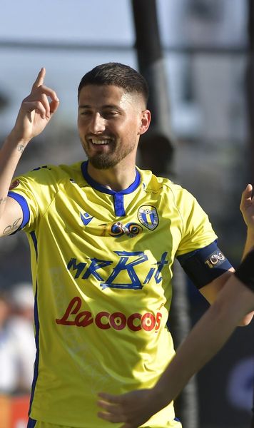 Supergol la Ploiești    FOTO.   Gicu Grozav a înscris dintr-un   unghi incredibil
