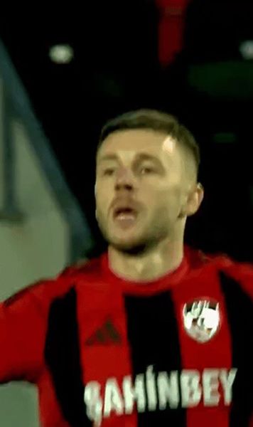 Maxim, golazo în Turcia Internaționalul român l-a lăsat fără replică pe portarul lui Fenerbahce