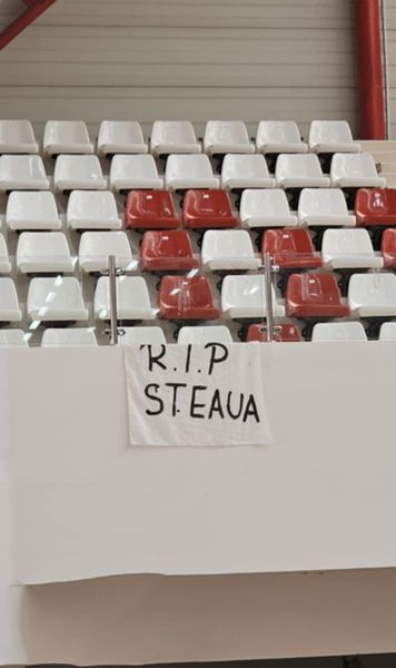 Campioană și la ironii  Banner-ul afișat de fanii lui Dinamo, după ce   Steaua a retrogradat