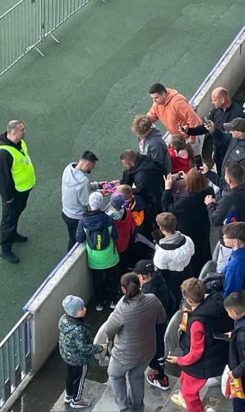 FCSB, ca acasă la Cluj  Fanii campioanei   sărbătoresc titlul!  Anunțul de la stație care a enervat galeria gazdelor