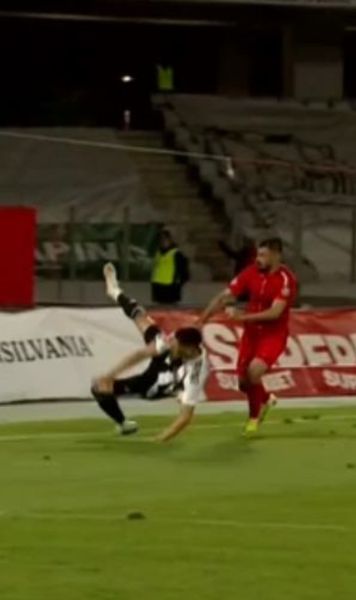 U Cluj - FCSB, penalty anulat de VAR Decizia ciudată a lui Barbu l-a enervat pe Crețu : a rămas cu „galben”