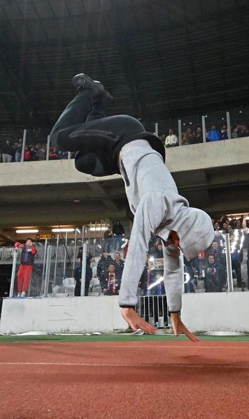 Show de breakdance după titlu VIDEO Vali Crețu a explicat coregrafia din fața fanilor: „Dacă nu știi să te bucuri, nici pe teren nu poți fi 100%”