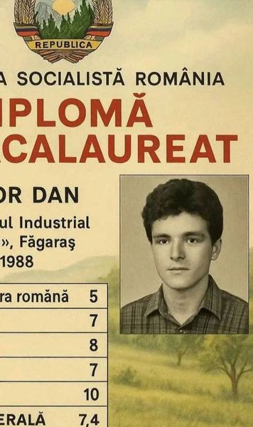 Propagandă falsă   Nicușor Dan a arătat diploma de BAC pentru a demonta minciuna rostogolită de Marcel Pușcaș, care publicase o imagine   creată cu AI:  „Cum e cu pleava?”