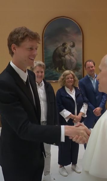 Sinner a mers la Vatican Liderul ATP a fost primit în vizită de Papa Leon al XIV-lea. Ce cadou i-a oferit jucătorul » Dialog amuzant între cei doi