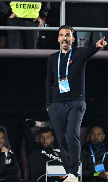 „Chiar mi-ar plăcea” Curtat de AEK Atena, Elias Charalambous a vorbit despre viitorul său: „Nu sunt persoana care să uite”