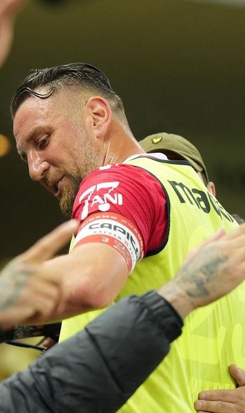 Patriche, celebrat de Dinamo  VIDEO. Mesaje emoționante la   meciul de retragere  al veteranului „câinilor”. Ce a rulat pe tabelă » A fost schimbat în minutul 23