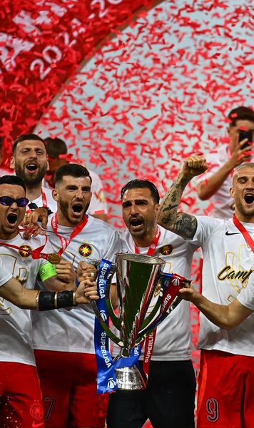 FCSB ridică trofeul  Campionii României   au fost premiați  după victoria cu U Craiova » Imagini spectaculoase pe Arena Națională