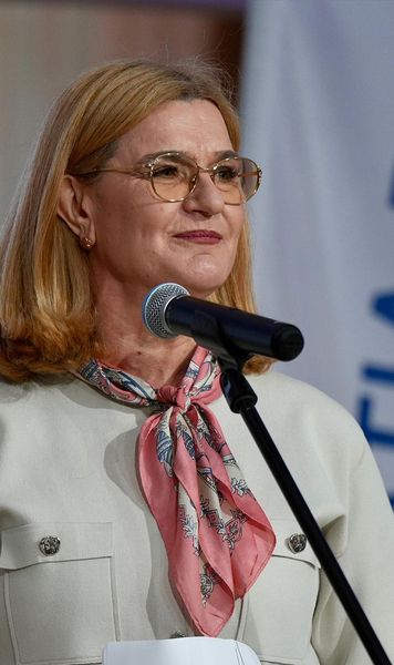 „Felicitări, Nicușor Dan”    Elisabeta Lipă , mesaj pentru președintele ales după victoria în turul doi: „1+0=1”