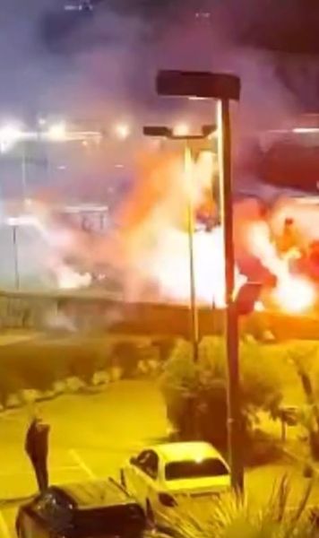 Fumigene și artificii la hotel Fanii lui Cagliari nu i-au lăsat pe jucătorii lui Napoli să doarmă