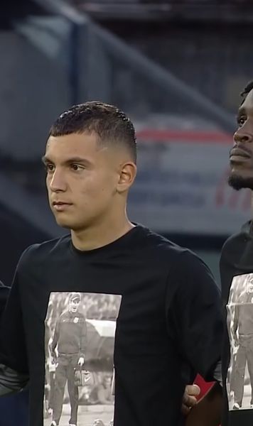 Rivale unite CFR și FCSB, moment de reculegere în memoria lui Radu Paligora » Cu ce tricouri au intrat jucătorii pe teren