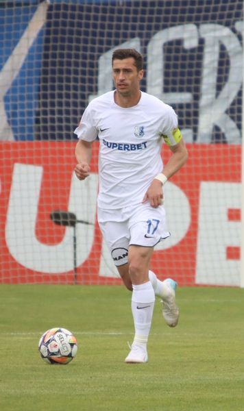 Ionuț Larie continuă la Farul  Veteranul de 38 de ani al constănțenilor și-a prelungit contractul:   „Mă simt foarte bine fizic”