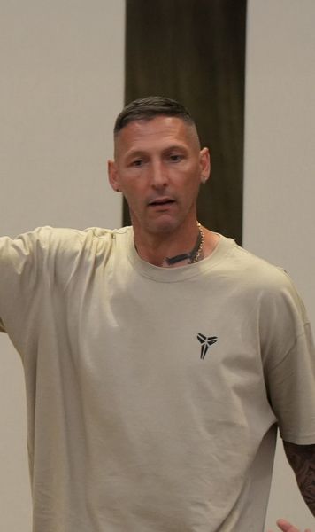 „Ce s-a întâmplat cu Zidane?” Presat să dezvăluie cum l-a enervat pe francez la finala CM 2006, Materazzi a dat un răspuns suburban: „Eu vin din stradă, e normal!”
