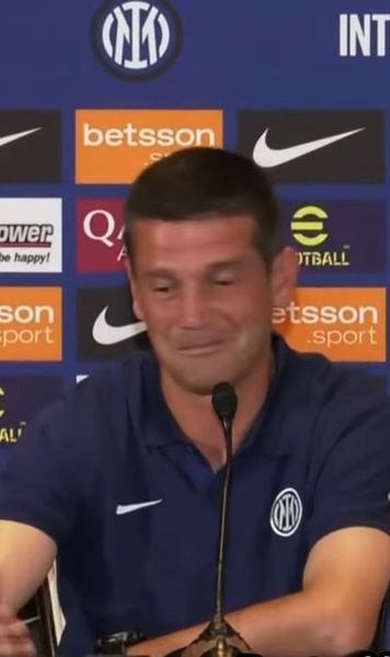 Două gafe la prezentare Chivu , discurs întrerupt + președintele nu mai știa pe cât i-a făcut contract: „Practic...”