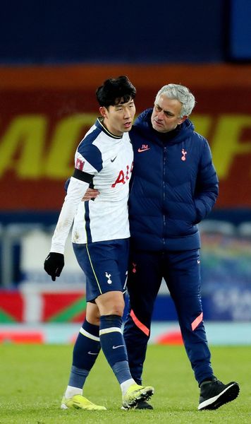 Mourinho vrea un căpitan din Premier League  Jucătorul-simbol al englezilor s-a întâlnit cu   antrenorul lui Fenerbahce