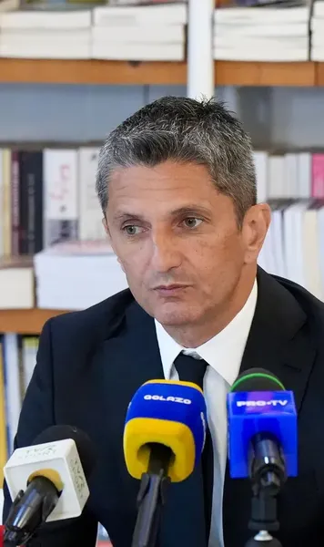 „Avem un mare handicap” Răzvan Lucescu, despre tatăl său și echipa națională: „E o muncă pe care o ia de la zero”