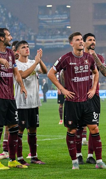 Noapte de coșmar! Zece jucători de la Salernitana, în spital! Ce s-a întâmplat în timpul unui zbor