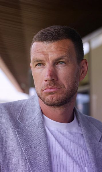 Dzeko revine în Serie A la 39 de ani   Fotbalistul l-a părăsit pe Mourinho și   a semnat  cu o mare echipă din Italia 