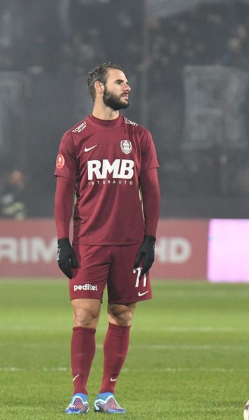 „S-a grăbit să prindă avionul” CFR Cluj a reacționat după mesajul misterios transmis de Tachtsidis la despărțirea de club