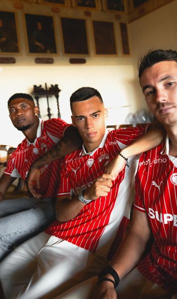 Dinamo, în haine noi    FOTO.  „Câinii” și-au prezentat noile   echipamente : „O nouă eră începe acum!”