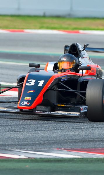 Arestat pentru crimă Un fost pilot de Formula 3, reținut pentru că și-ar fi ucis tatăl