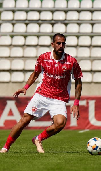 Sunat imediat de Charalambous  Noul transfer al lui   Dinamo  a fost apelat de antrenorul lui FCSB: „Asta m-a întrebat”